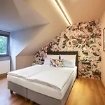 Quartier 82 By Arcadeon Hotel